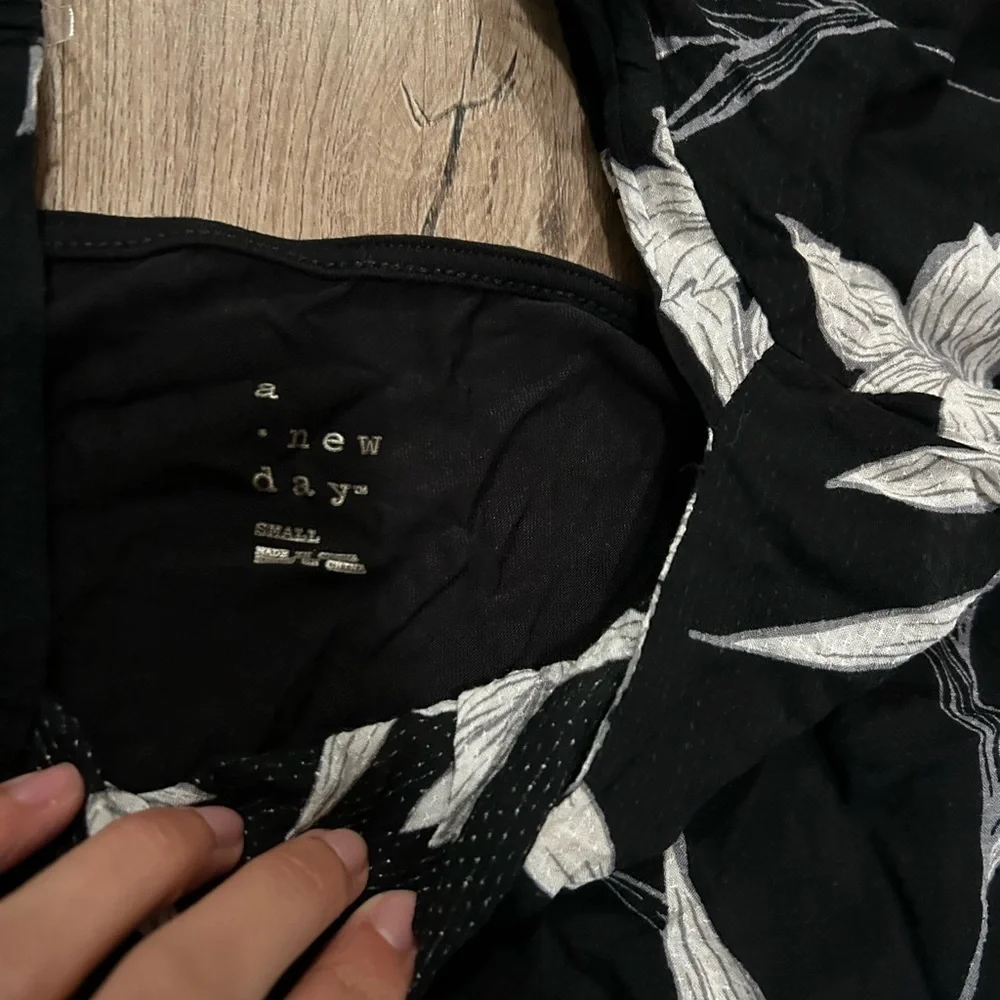 Blouse - Picture 2 of 3